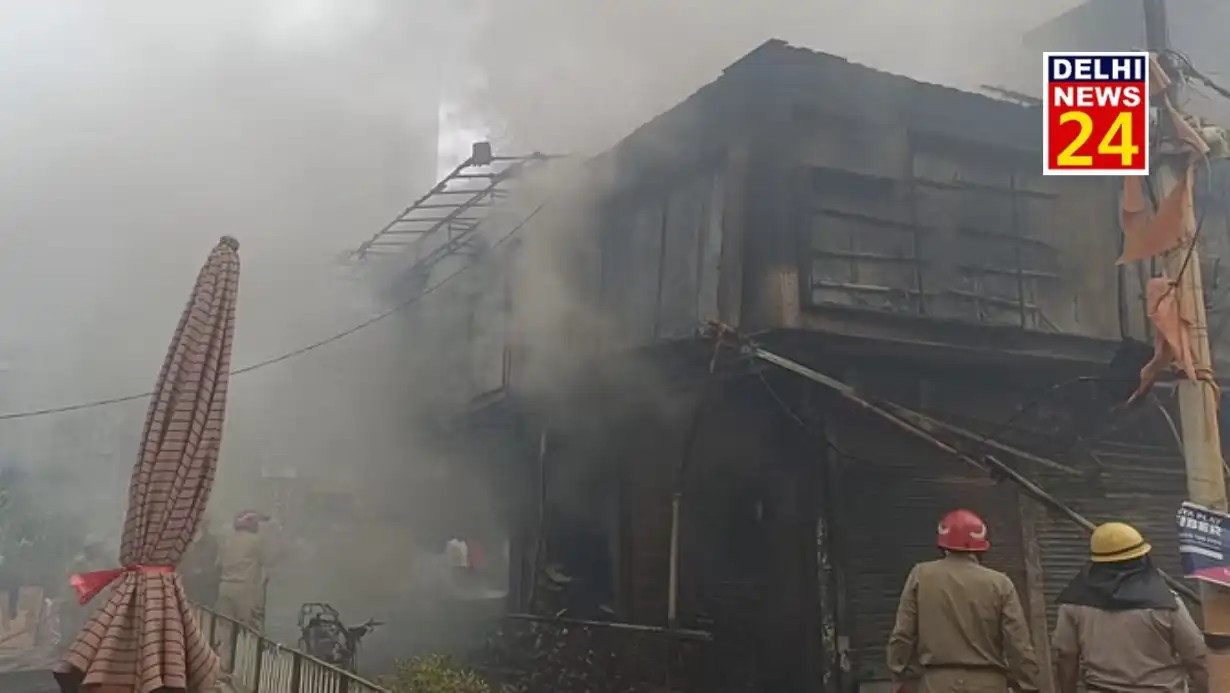 Fire broke out in a shop in Vasant Vihar Market