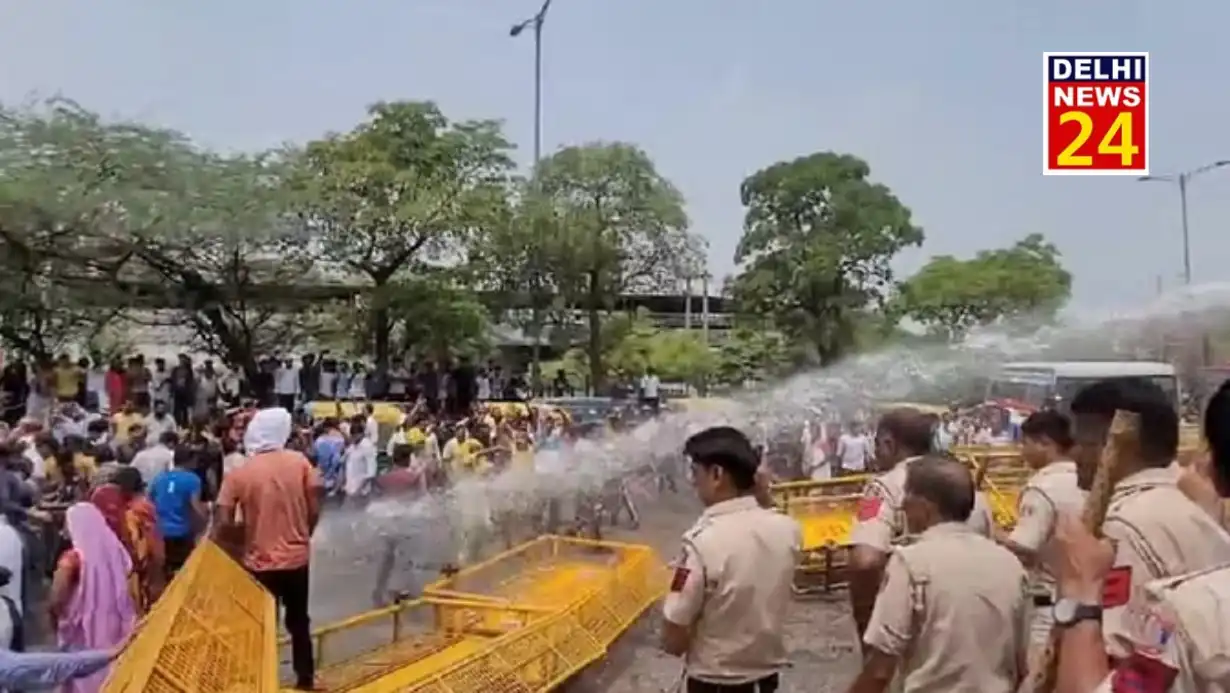 Water cannon used during protest demanding water in Delhi